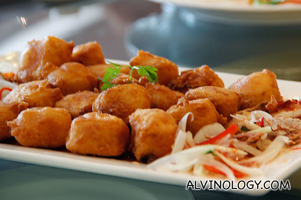 Deep-fried Seafood Bean curd served with Thai Chilli Sauce