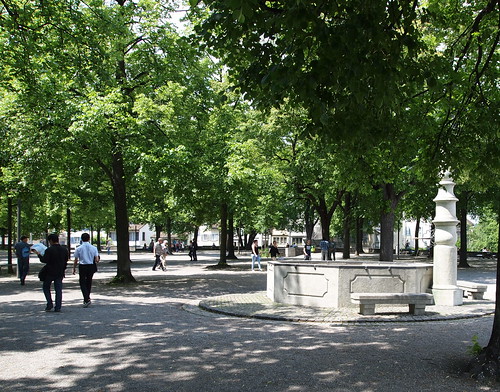 Brunnen auf dem Lindenhof, die Statue der heldenhaften Zürcherin ist leider nicht sichtbar