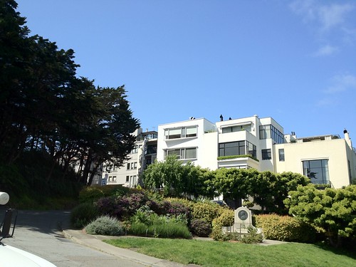 An example of a Telegraph Hill residence, near the Coit Tower