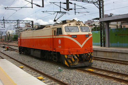 TRA E200 series in Kaohsiung.sta, Kaohsiung, Taiwan /July 16, 2012