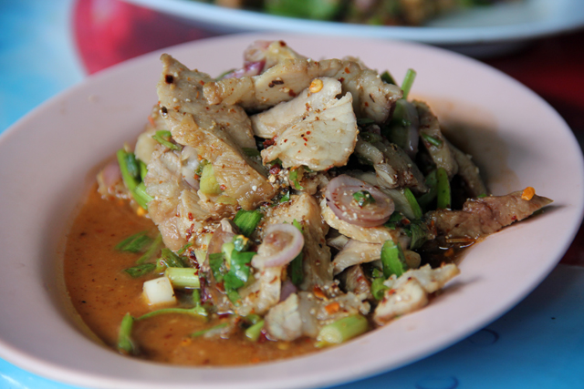 Nam Tok Moo (Grilled Pork w/ Dressing) น้ำตกหมู