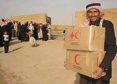 2011年敘利亞阿拉伯紅新月會在敘利亞東部與東北部發放約16萬5千人份之糧食。（敘利亞阿拉伯紅新月會提供） 