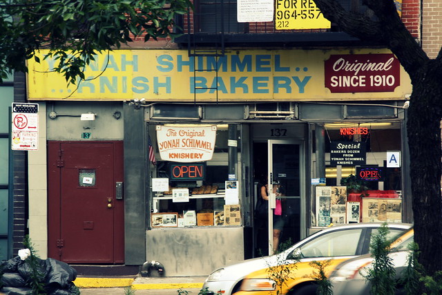 Yonah Schimmel Knish Bakery