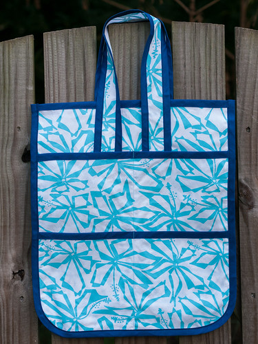Multipocket tote