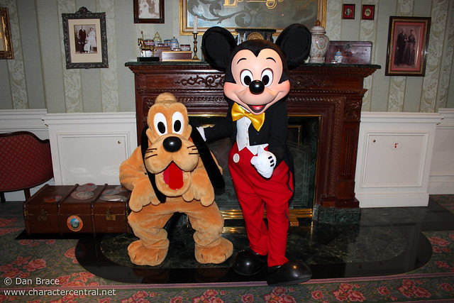 Meeting Mickey and Pluto