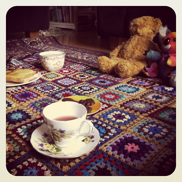 Teddy bears picnic... Teddies waiting patiently for their tea. #play #owlets #picnic