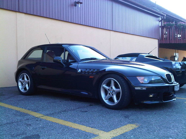 1999 Z3 Coupe | Cosmos Black | Dream Red