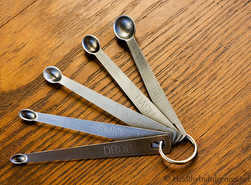 Mini measuring spoons for spices