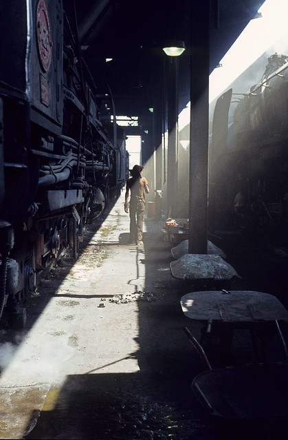 060. 1980-12. Inside De Aar Loco Shed - South African Railways.
