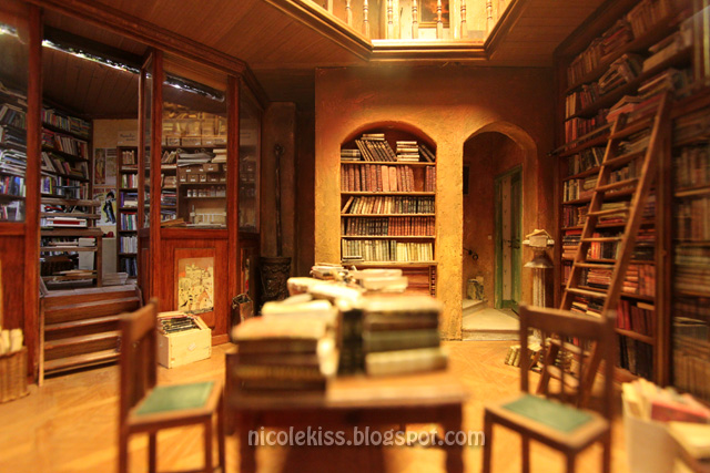mini library