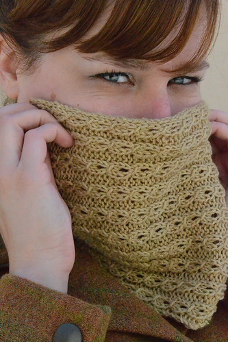 Closeup on Tiny Cables Cowl
