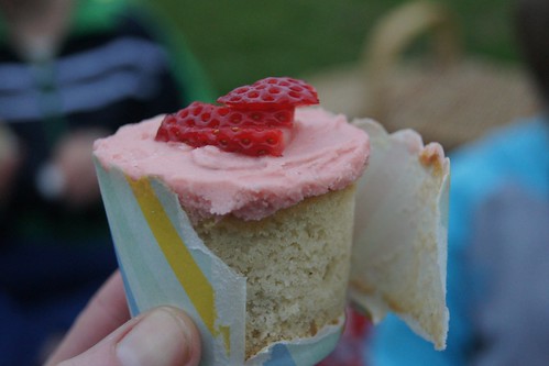 Strawberry Yogurt Cupcakes