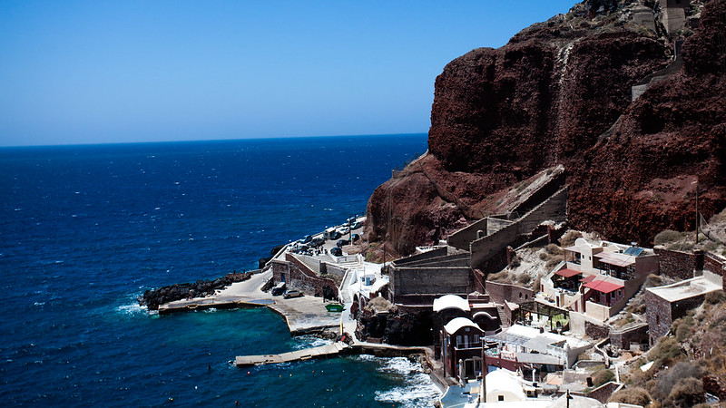 View from Oia [EOS 5DMK2 | EF 24-105L@37mm | 1/1600s | f/6.3 | ISO200]