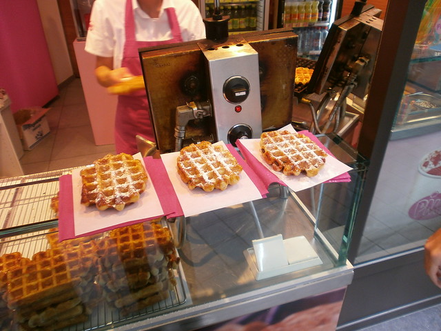 Waffles, Beers, Friteries and Coffee Shops. - Blogs de Europa Central - Día 5. Maastricht y noche en Amsterdam. (8)