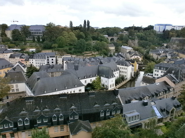 Waffles, Beers, Friteries and Coffee Shops. - Blogs de Europa Central - Día 3. En el casco antiguo de la ciudad de Luxemburgo. (14)