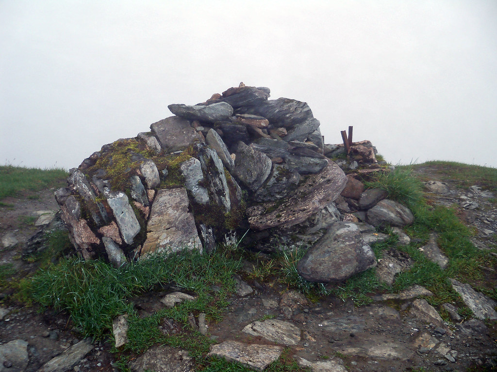 948m the broken summit of Beinn Bhuidhe