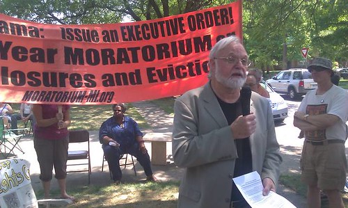 Rev. Ed Rowe of Central United Methodist Church in Detroit outside the Jennifer Britt home in Rosedale Park. Britt is being threatened with eviction by Fannie Mae. (Photo: Abayomi Azikiwe) by Pan-African News Wire File Photos