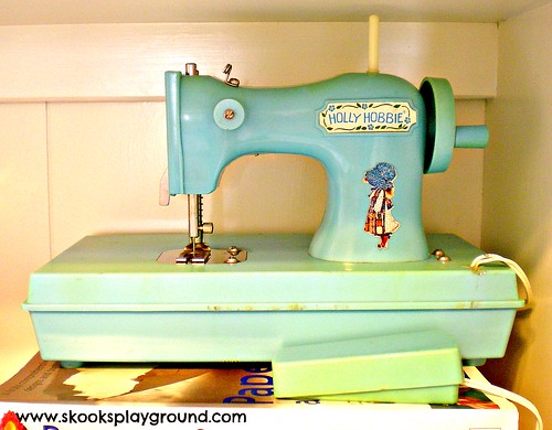 Holly Hobbie Toy Sewing Machine