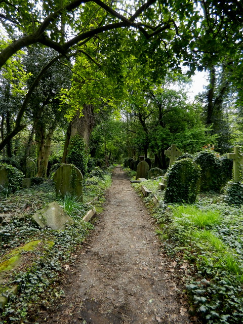 Highgate Cemetery_15