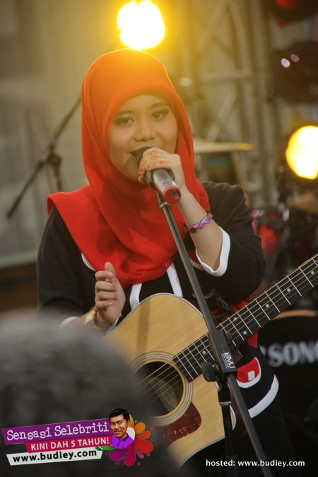 Najwa Latif