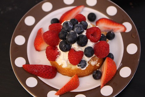 Sponge Cake with Mixed Berries and Whipped Cream