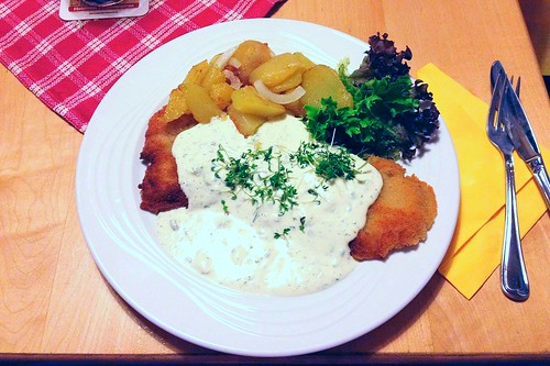Hessisches Rahmschnitzel / Hessian sour cream schnitzel