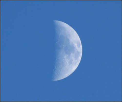 2012_0428Moon0002 by maineman152 (Lou)