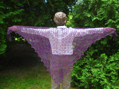 Sci-fi shawl, finished! (1)