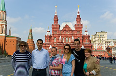 Sur la Place Rouge devant le Musée historique d'État de Russie