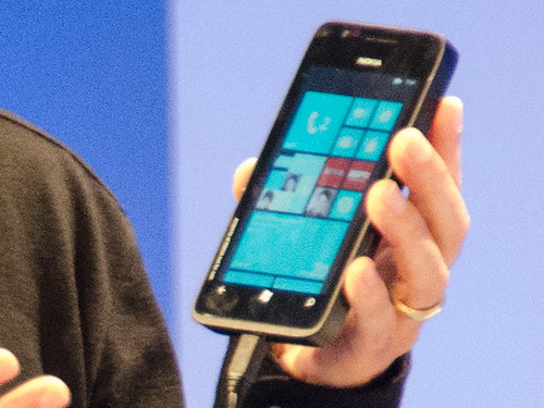 Smartphone prototipe Windows Phone 8 (2)