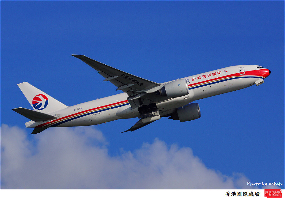 China Cargo Airlines / B-2082 / Hong Kong International Airport