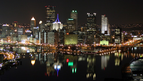 Pittsburgh, once shrinking but now growing (by: Michael Righi, creative commons)