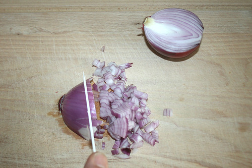 14 - Zwiebel würfeln / Dice onion