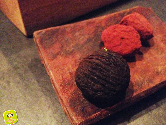 Atera - walnut and hazelnut truffle 2