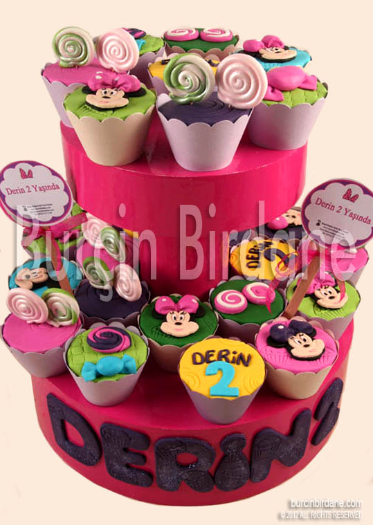 Minnie Gymbo Cupcake