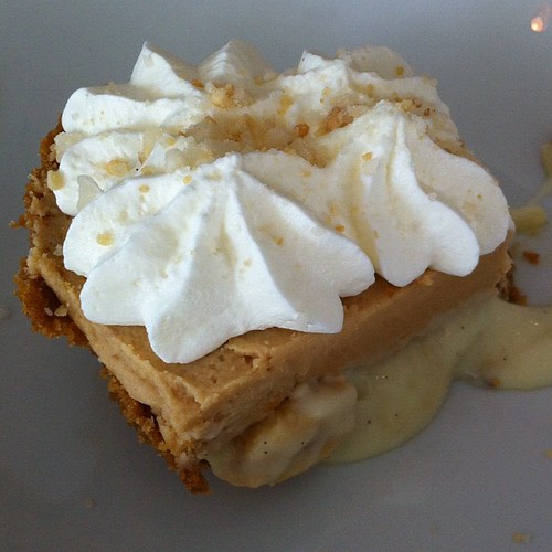 Peanut butter + banana pudding pie...mmm