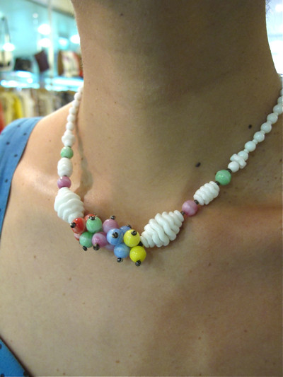  Candy colours make this 1940s choker delectable. Yum yum.