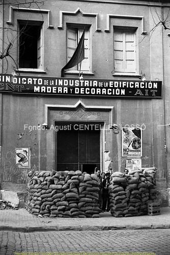 Barcelona, hechos de mayo de 1937. by Octavi Centelles