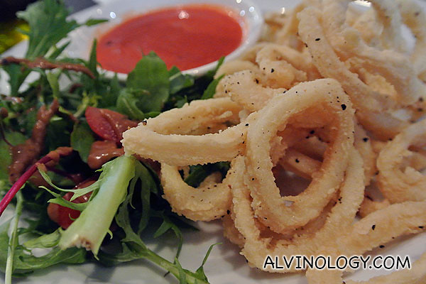 Crispy Calamari rings with spicy 'Pizzaiolo' dip