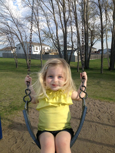 I love to swing! by northwoodsluna