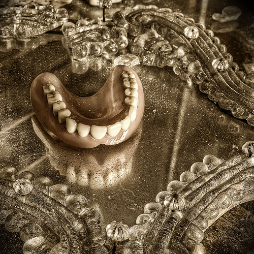 The teeth of Dr. Anna L by heeftmeer.nl