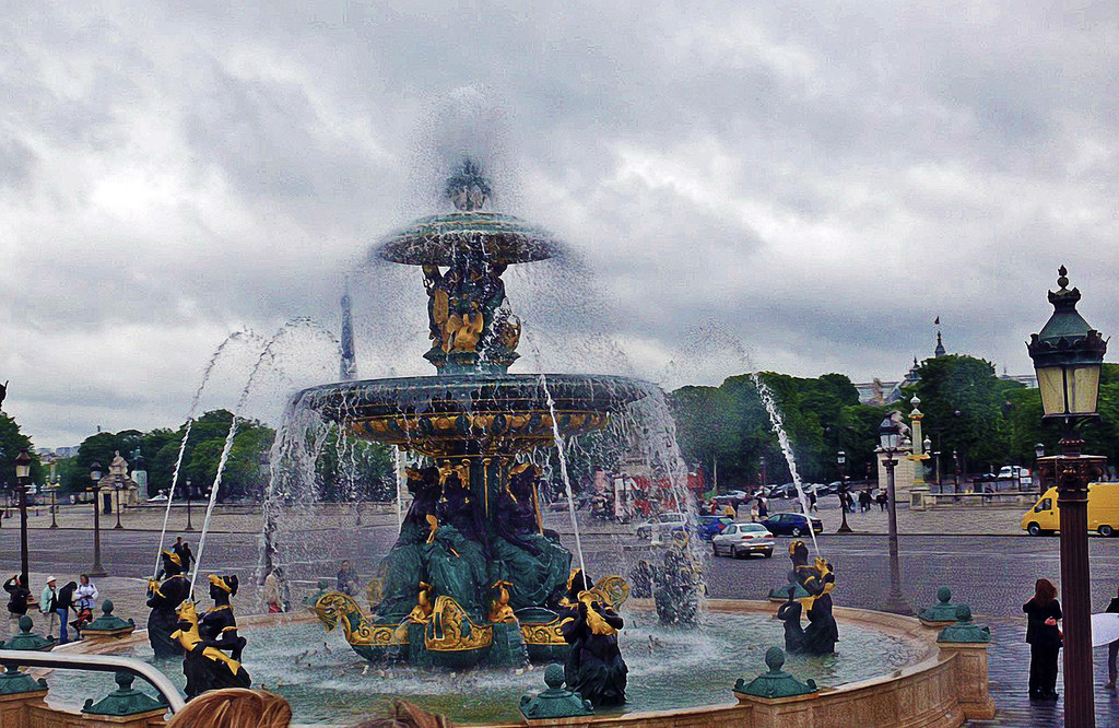 Fountain at Place De La Concorde Paris ls