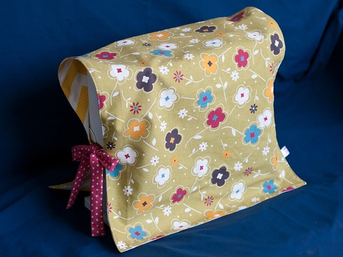Sewing machine cover