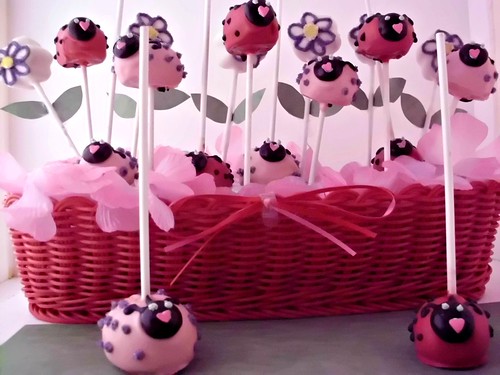 Ladybug Cake Pops (8)