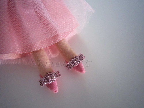 ♥♥♥ Sapatos? Só se forem cor de rosa e com brilhantes! by sweetfelt \ ideias em feltro