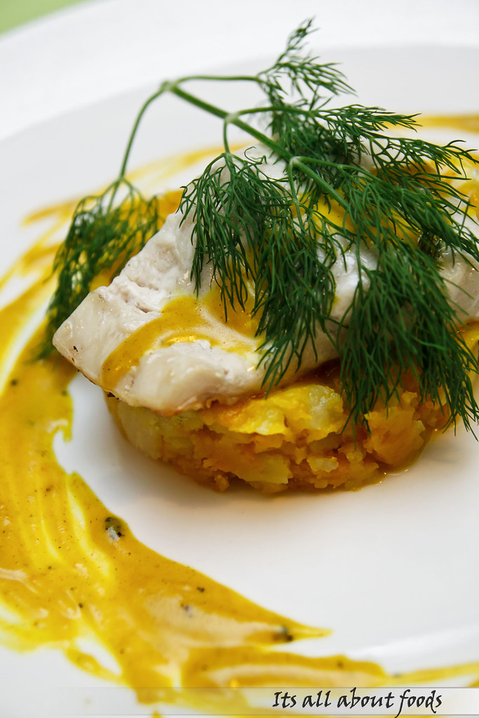 fillet-seabass-with-spicy-pumpkin-croisette-cafe