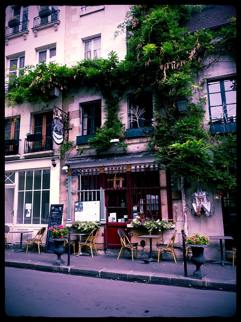 Chez Loulou: Postcard from Paris
