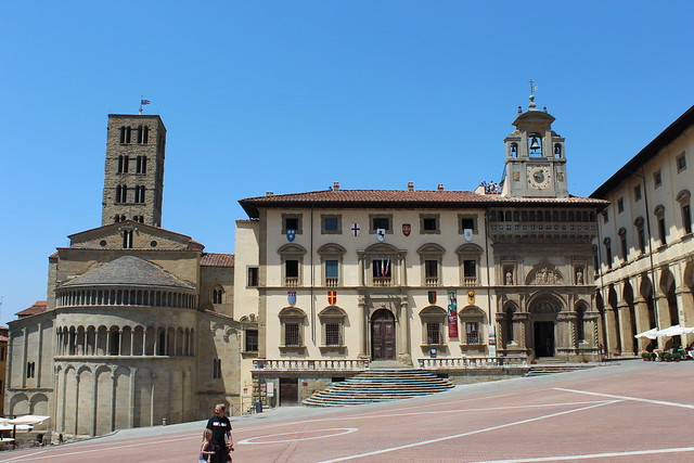 Absida Pieve di Santa Maria and Palazzo della Fraternita dei Laici in Piazza Grande, Arezzo