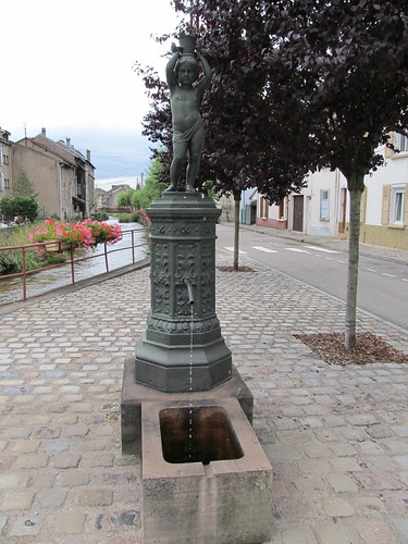 fontaine et monument raon l'etape 072