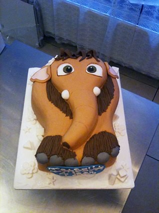 Ice Age II Peaches Cake by CAKE Amsterdam - Cakes by ZOBOT